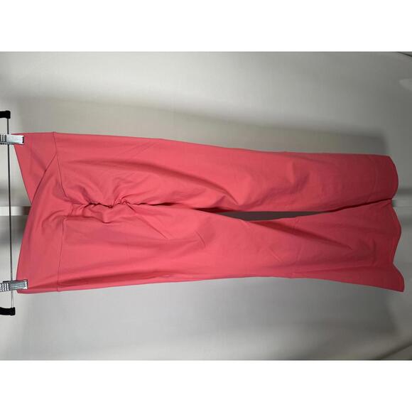 NWT Halara Women's Pink Yoga Flare Leggings with Scrunch Back Detail Size M - Picture 4 of 7